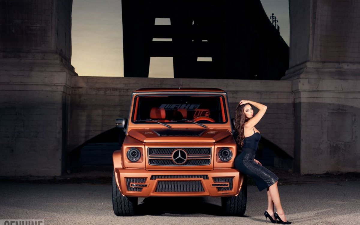 Гелендваген g 63 AMG С девушкой