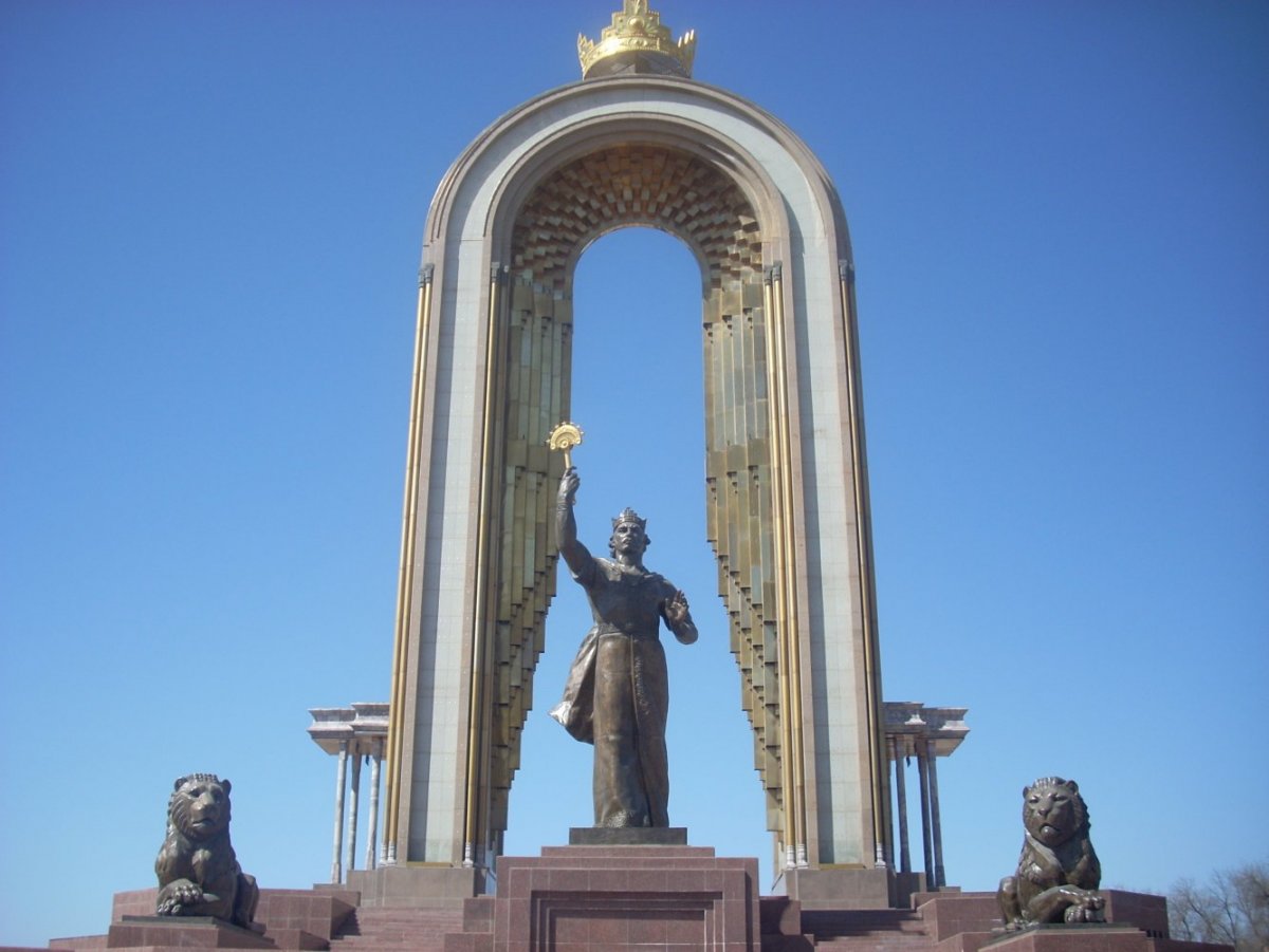Исмаила Самани памятник Таджикистан