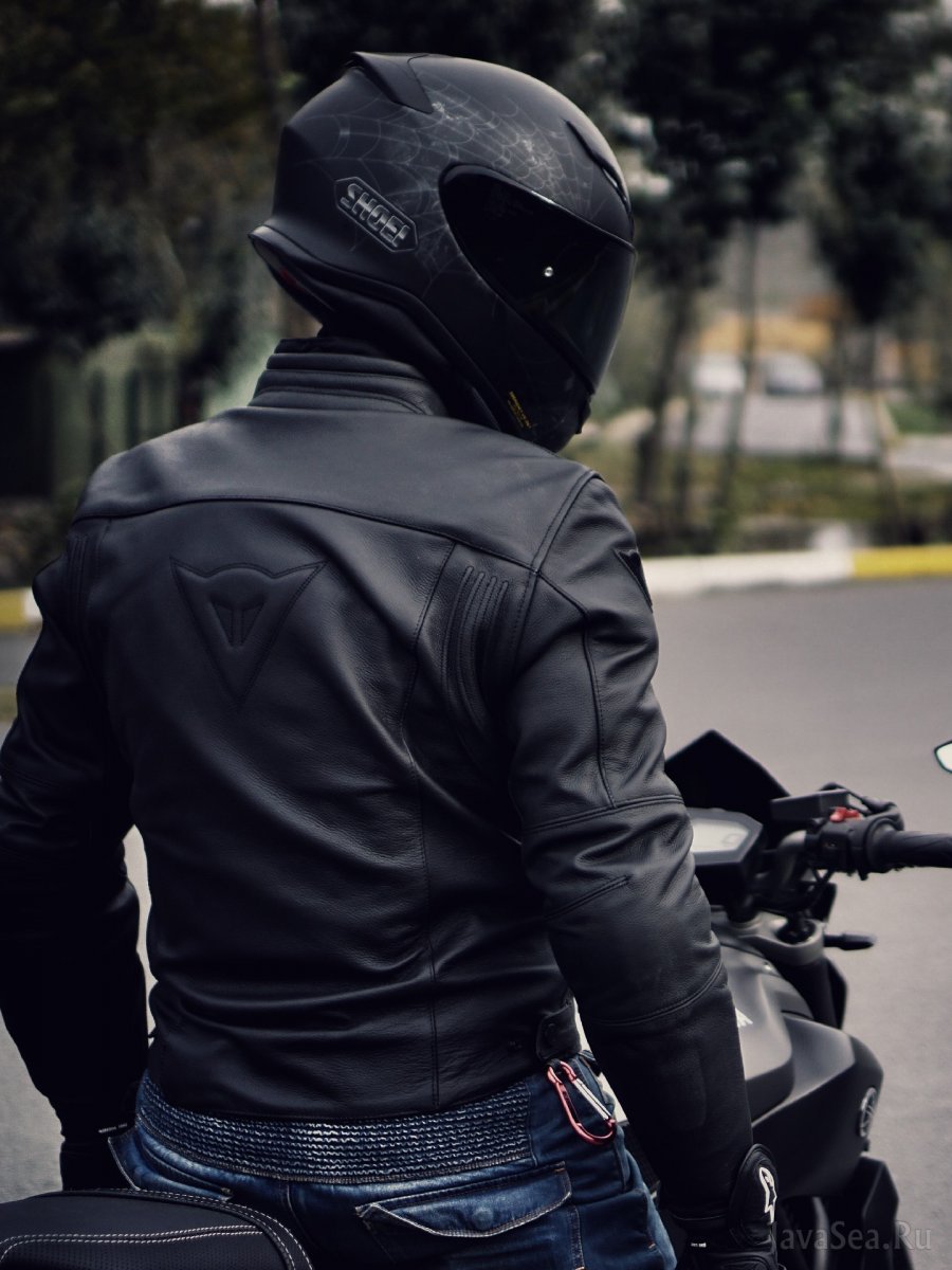 Кожаный мотоциклетный костюм