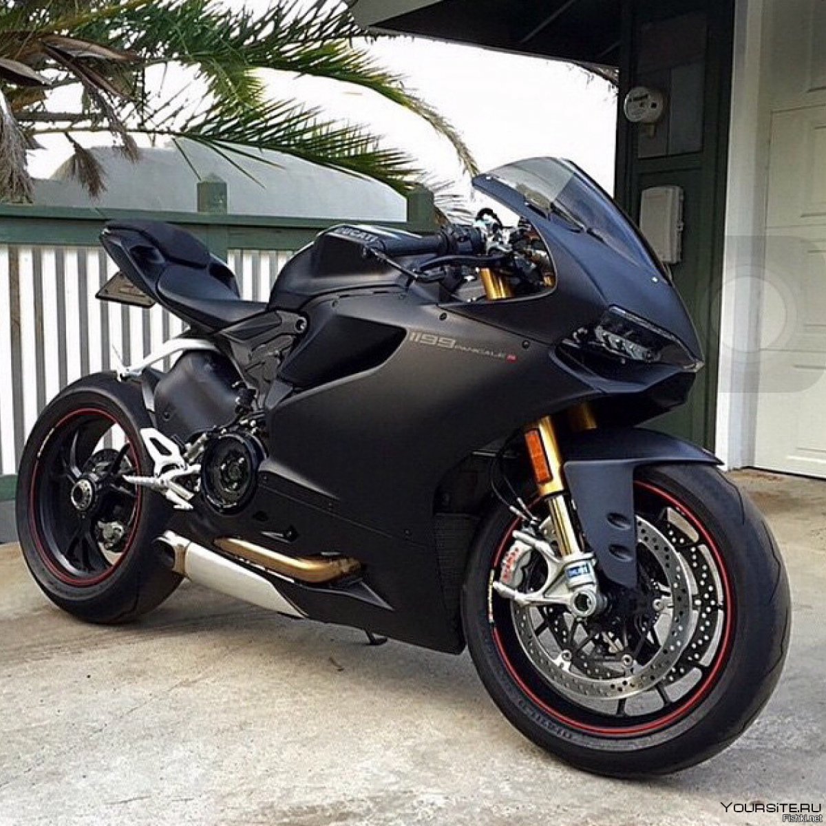 Мотоцикл Kawasaki Ninja 300 чёрный