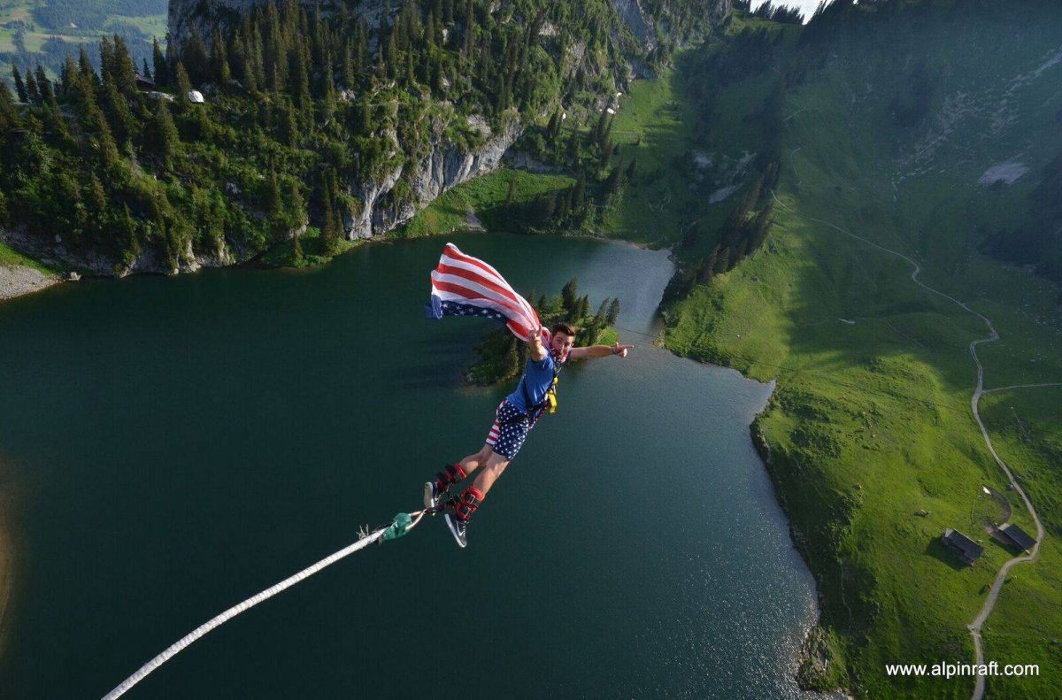Bungee jumping Switzerland