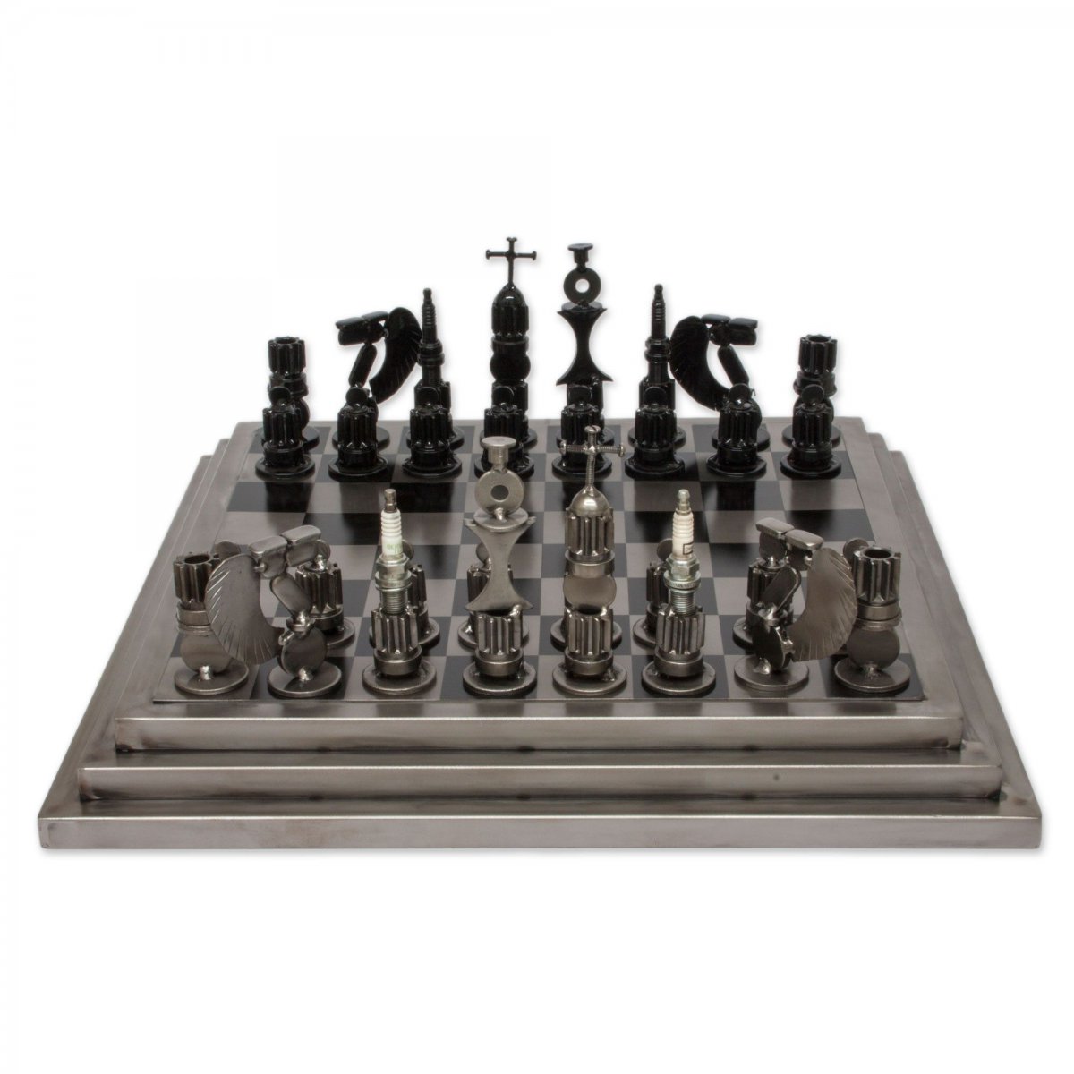 Красно белая шахматная доска