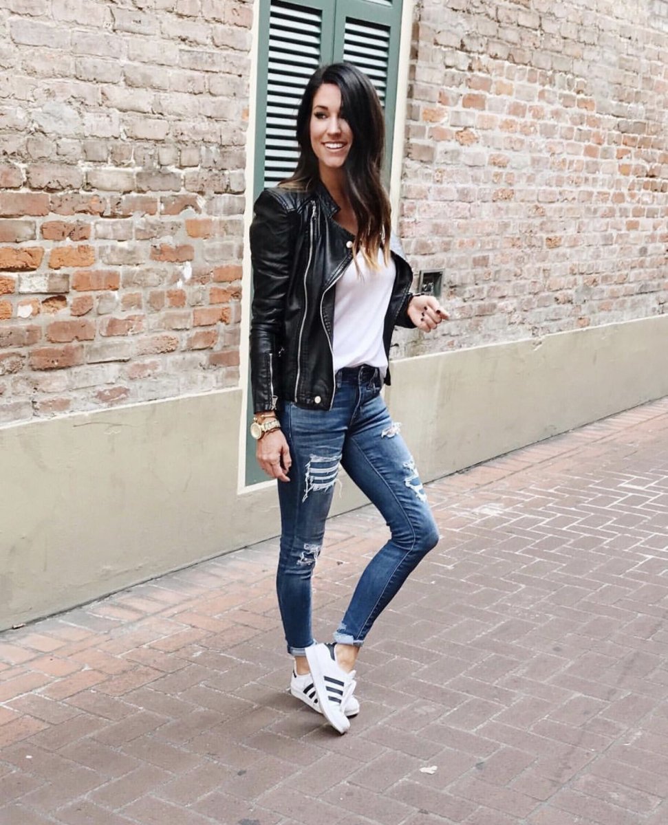 Укороченные кожанки с акцентными плечами в Street Style