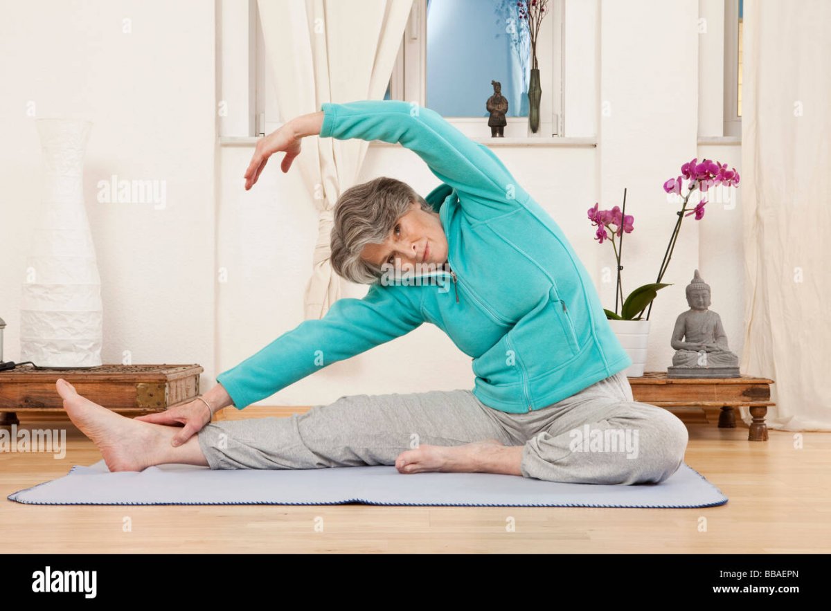 Йога простые упражнения для пожилых
