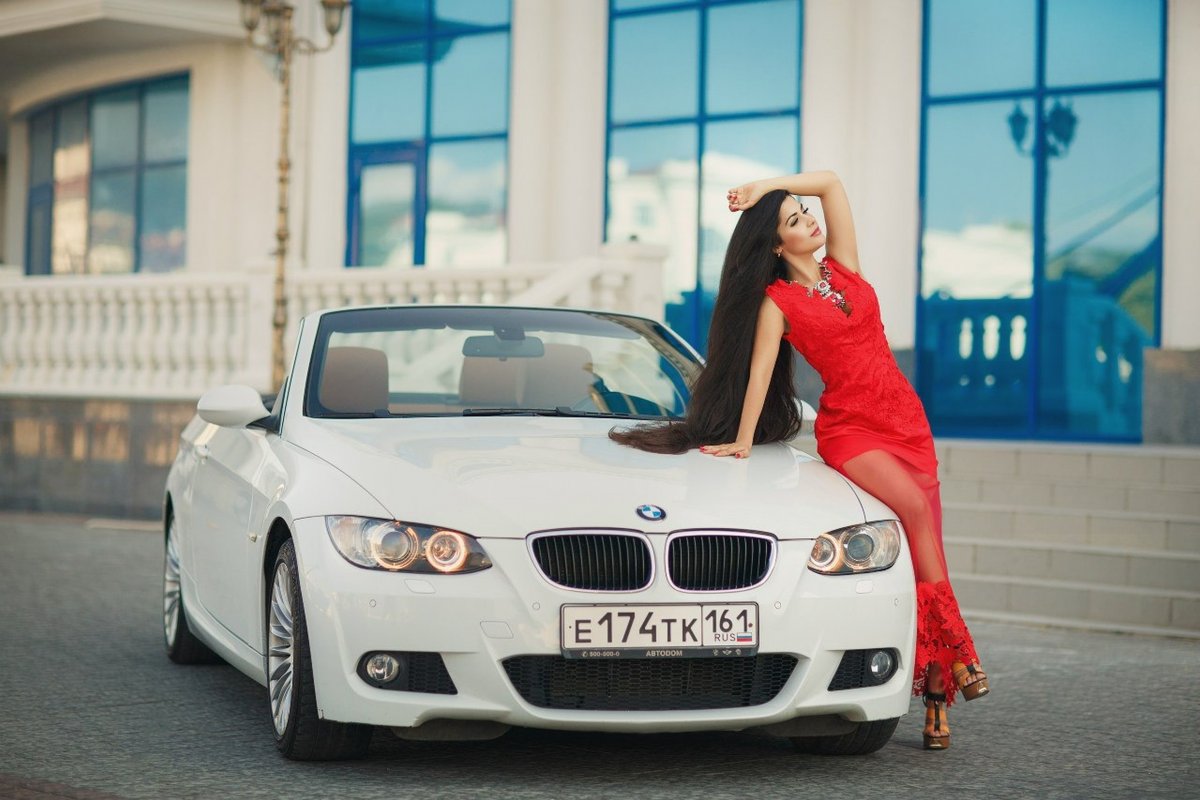 Парень за рулем