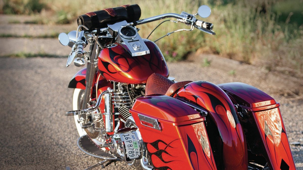 Мотоцикл Харлей Дэвидсон с экраном