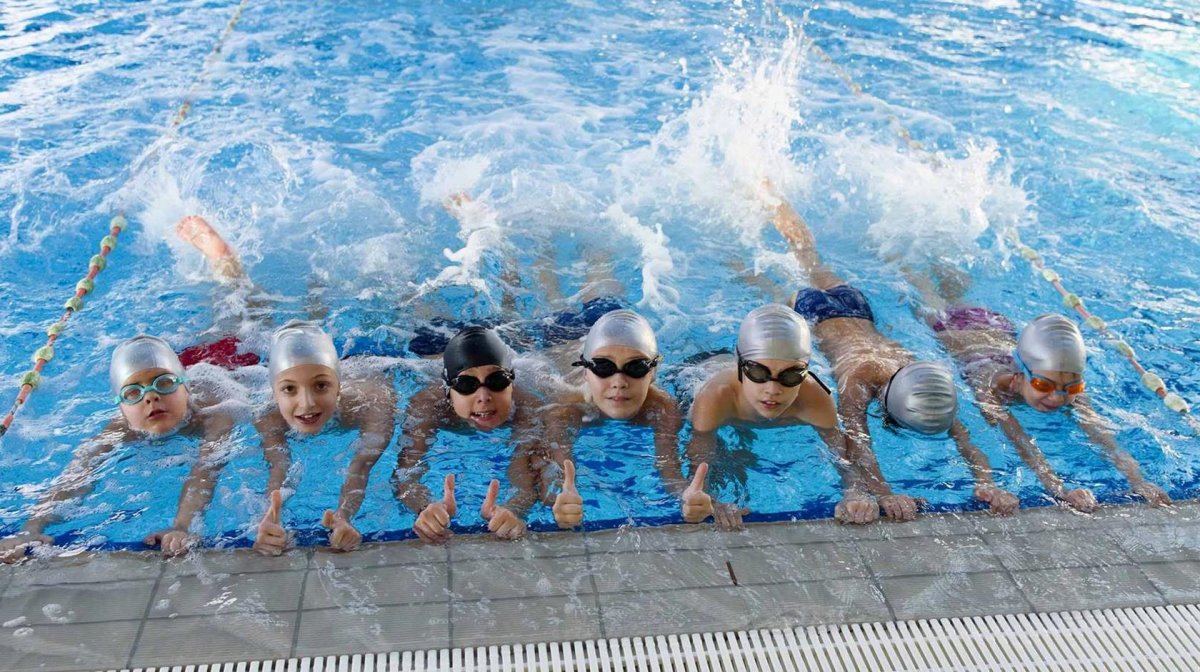 Соревнования детей в бассейне реклама а4