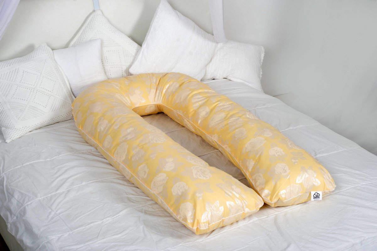 Подушка для беременных желтая
