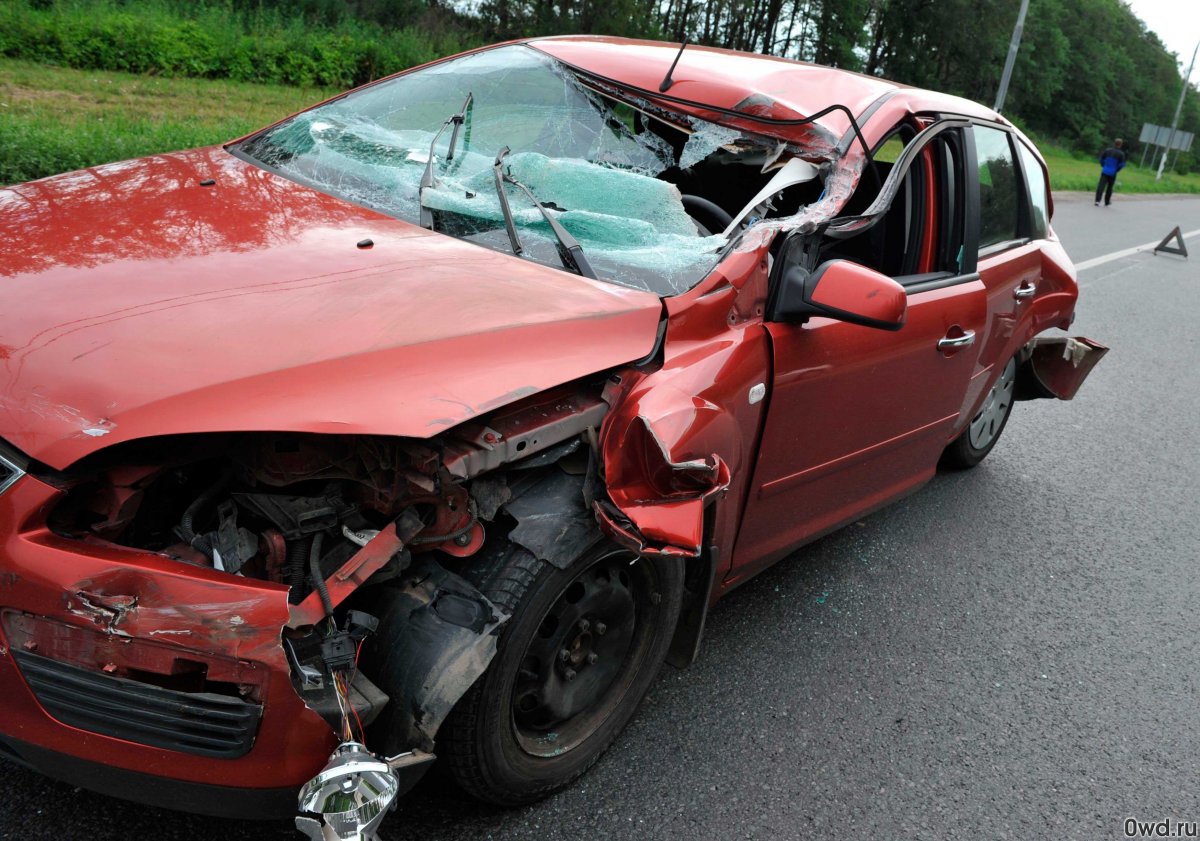 Тойота Королла е150 битая