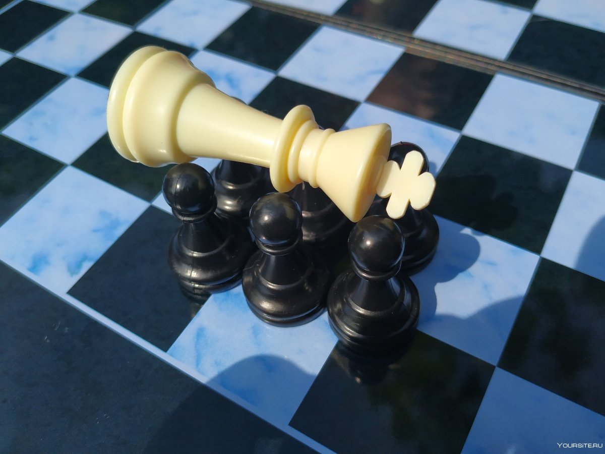 Угроза ферзю в шахматах