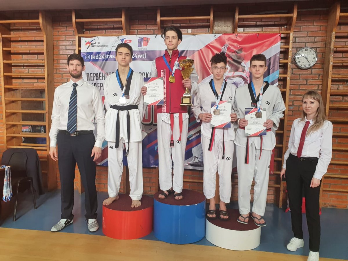 Александра стрик
