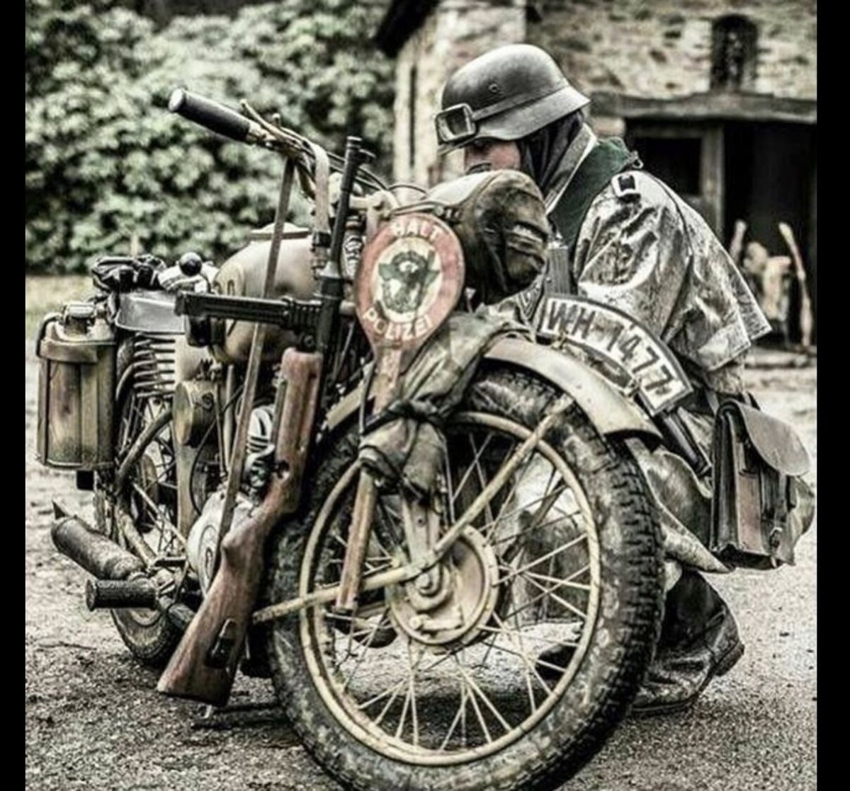 Немцы на мотоцикле