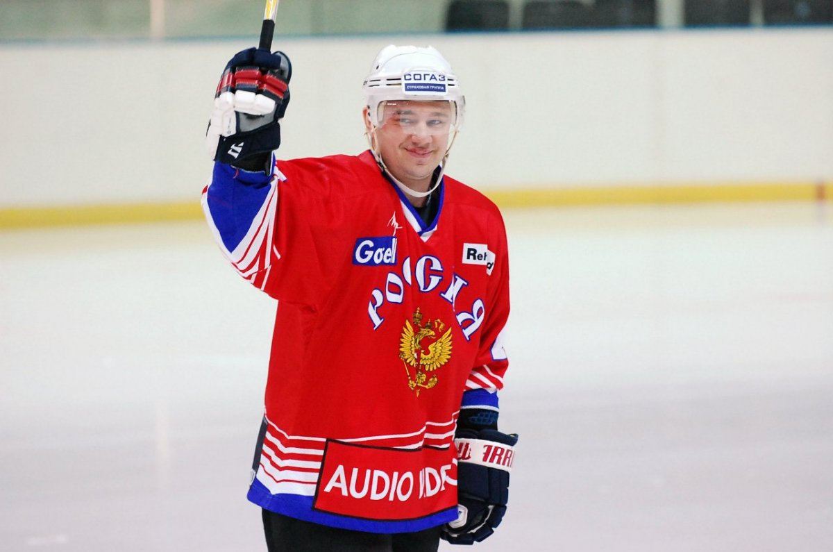 Артем Захаров хоккеист