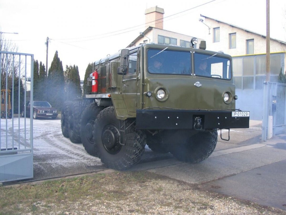 МАЗ 537 грузовик