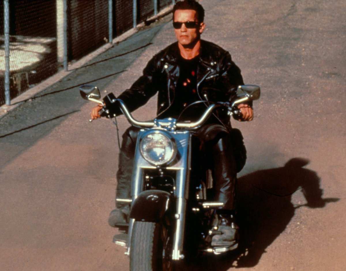 Арнольд Шварценеггер Терминатор на мотоцикле 1984