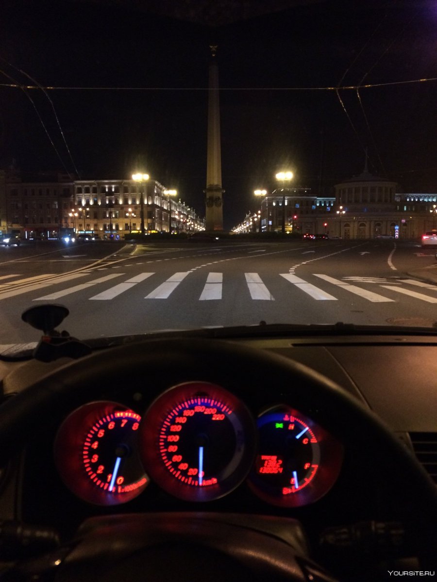 Ночной город из машины
