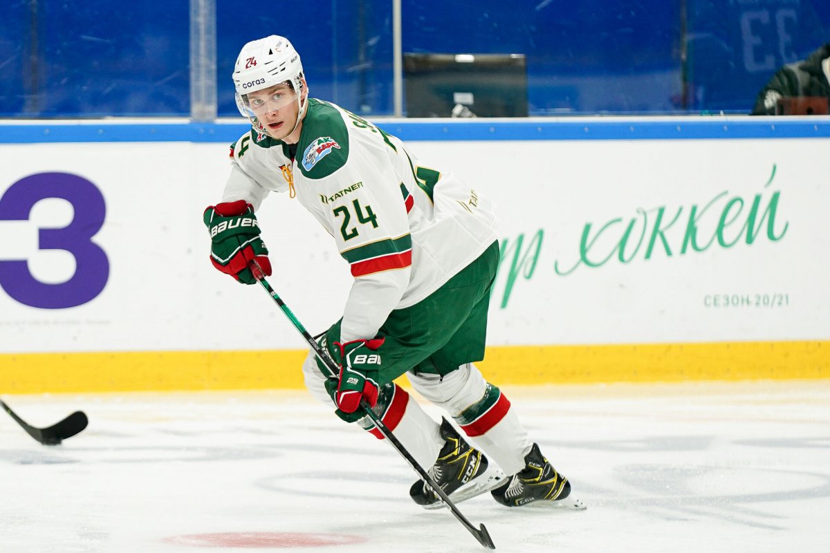 Сафонов Илья хоккеист АК Барс