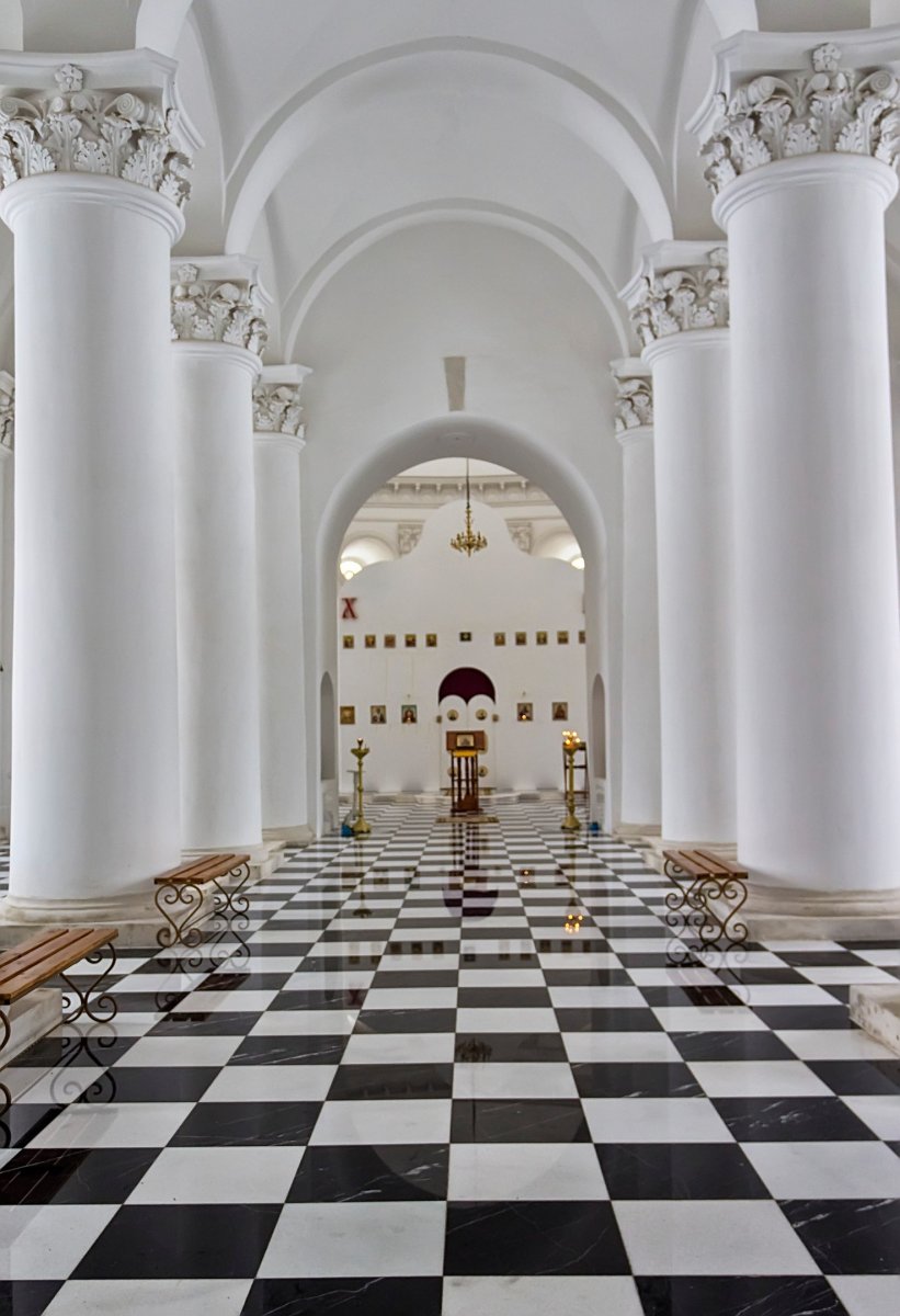 Шахматный пол в храме Соломона.