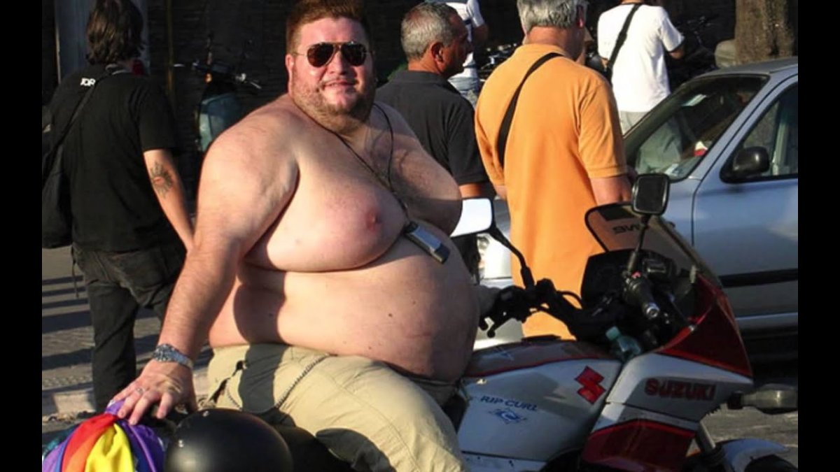 Толстые мужики на мотоцикле