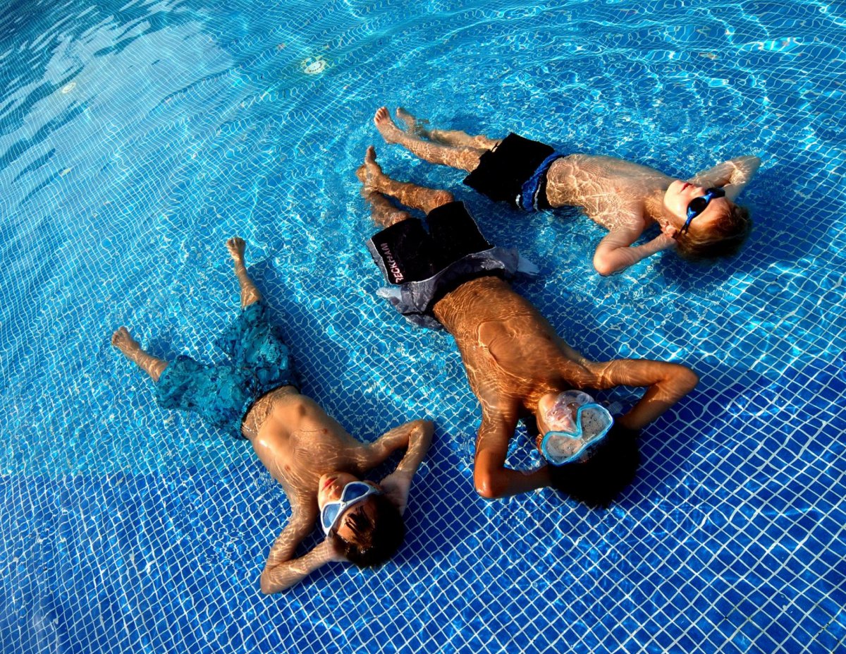 Лечебное плавание в бассейне