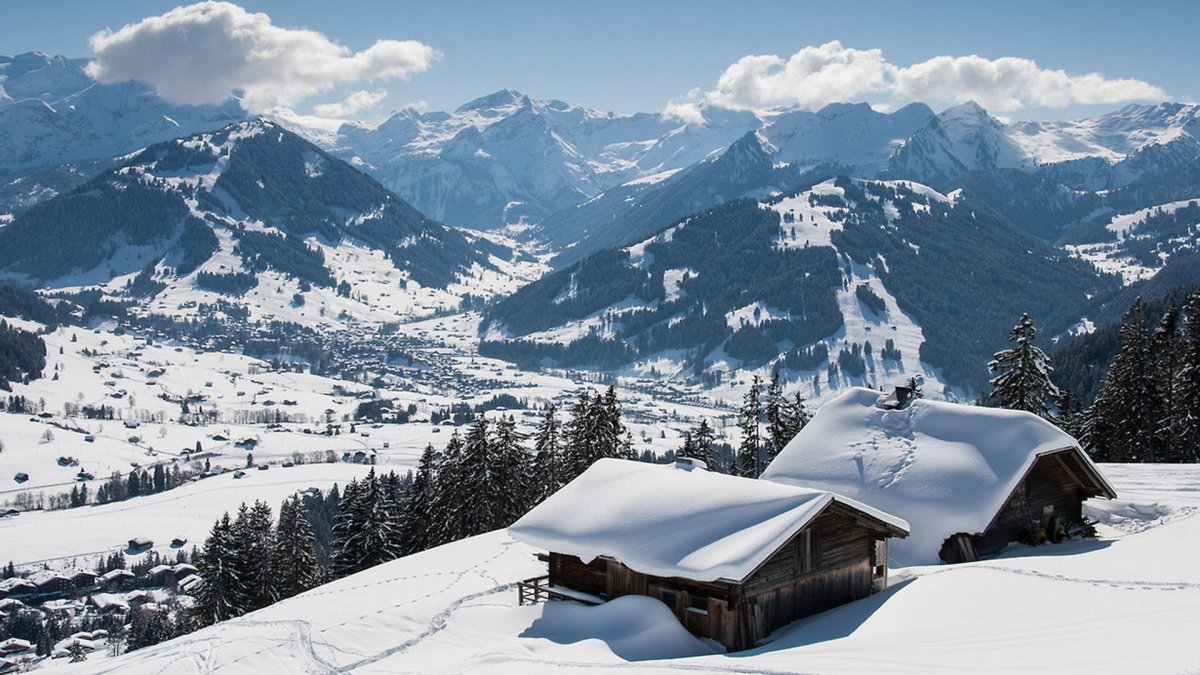 Заснеженные горы Швейцарии