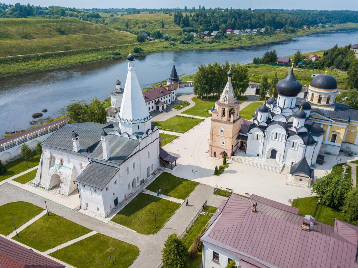 Холмово Успенский монастырь