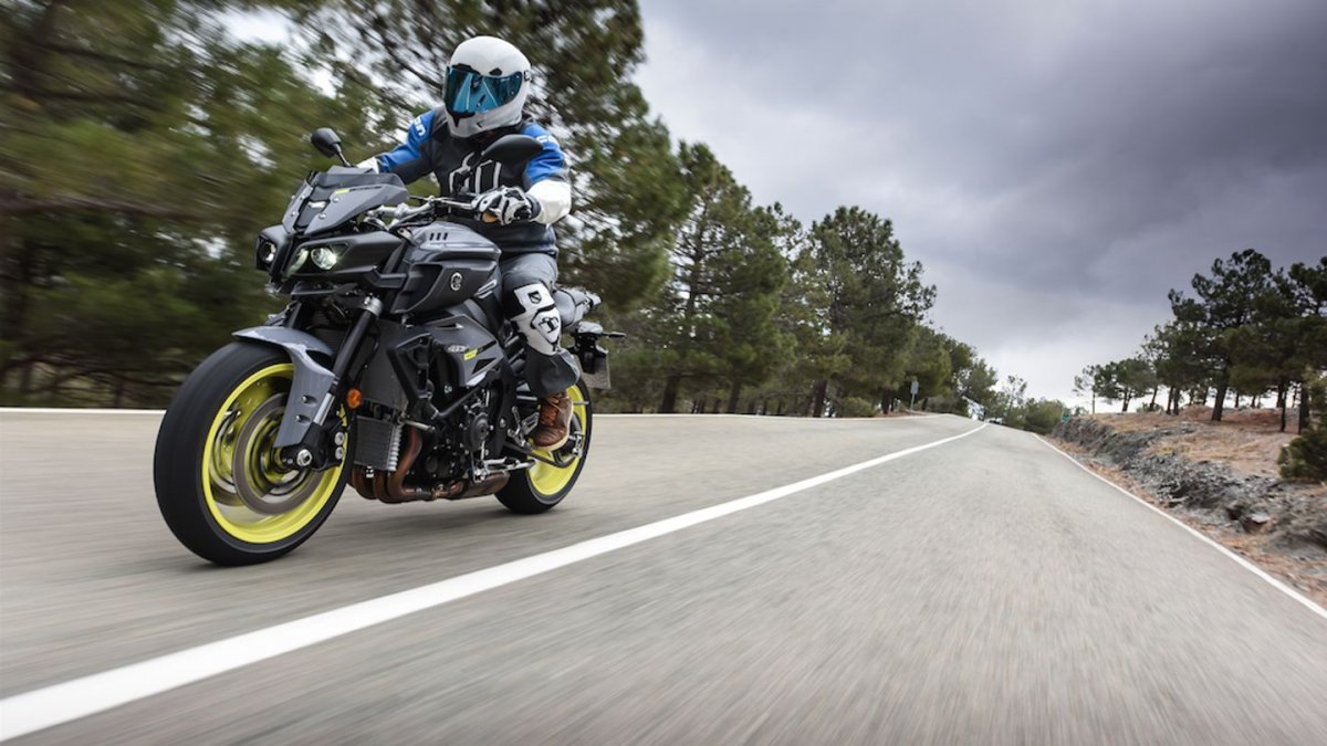 Yamaha MT 10 Dark Knight Edition