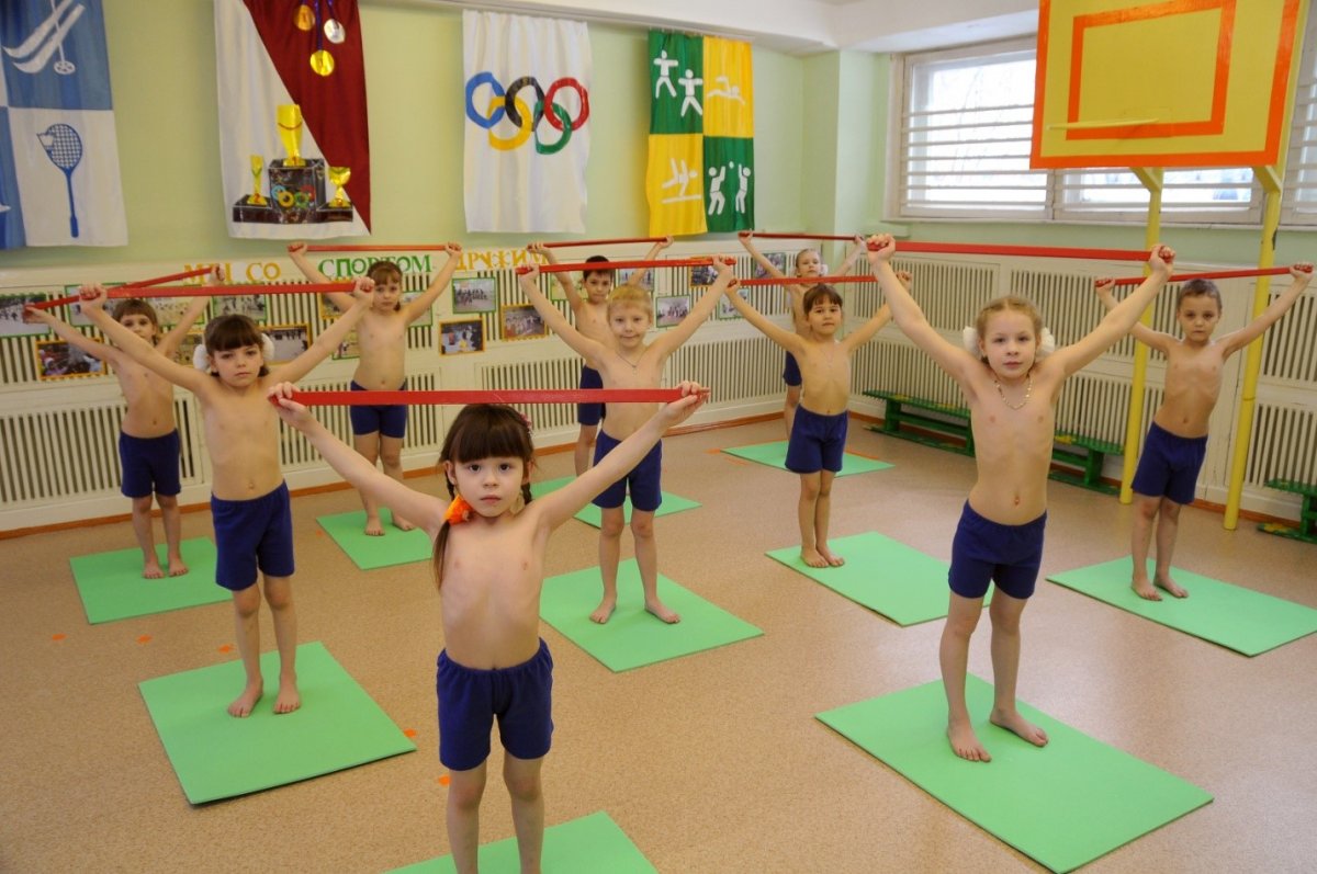 Занятия утренней гимнастикой в детском саду