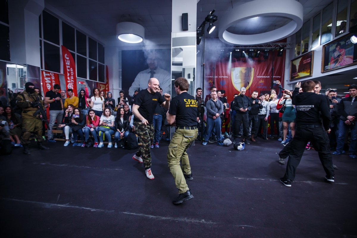 Дмитрий Анатольевич Бобков тренер ножевой бой