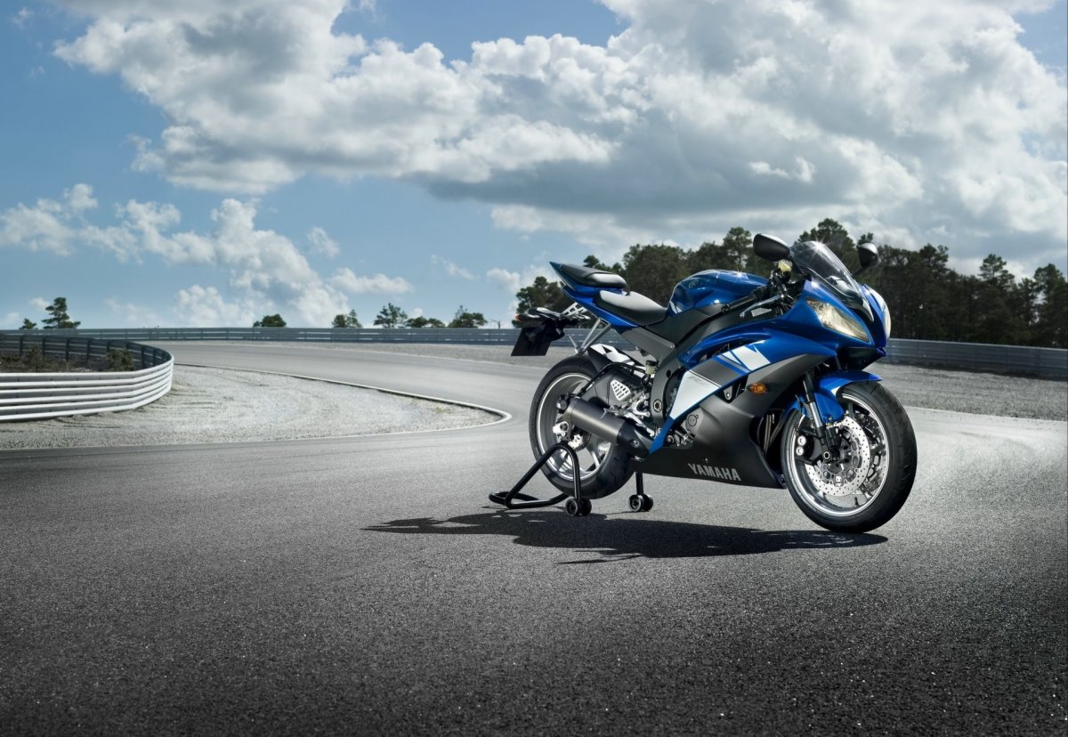 Спортбайк Сузуки GSXR 750