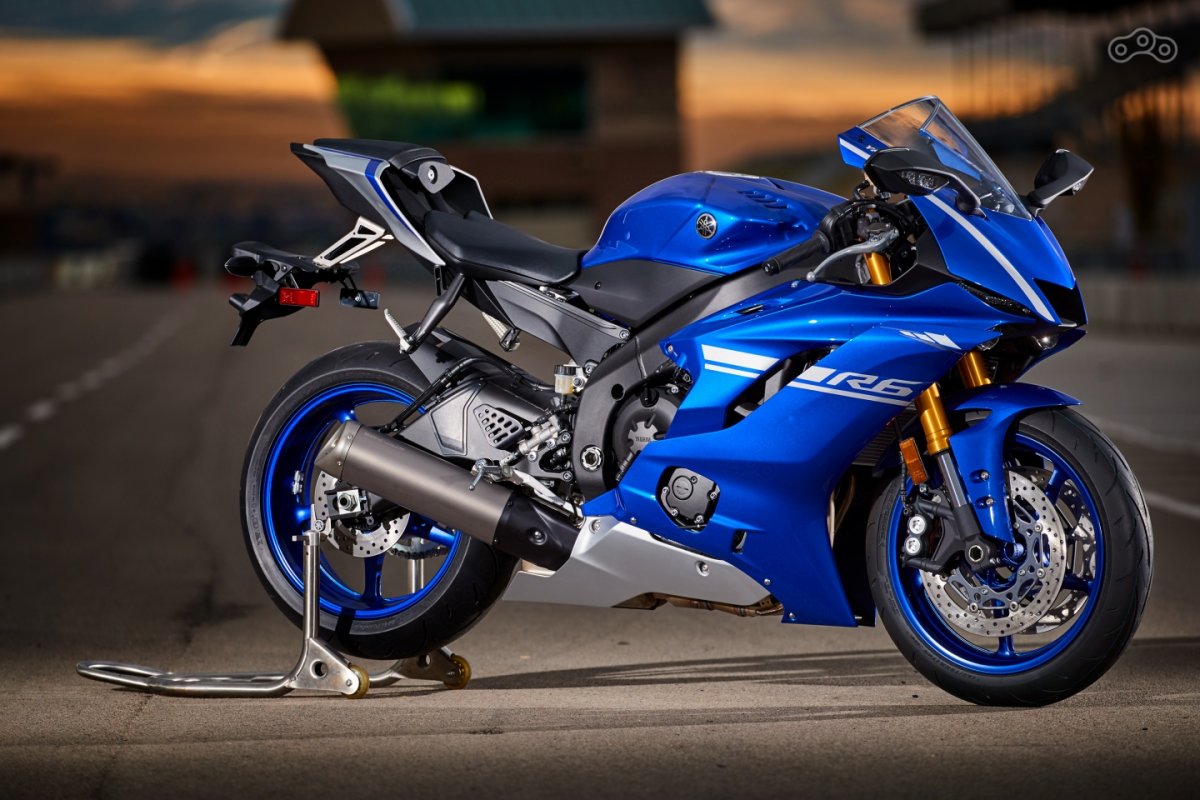 Yamaha YZF-r1 черный
