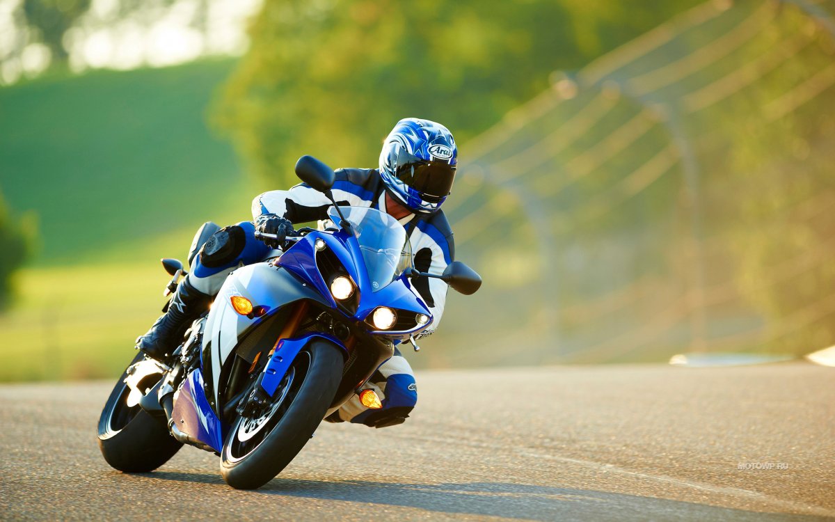 Спортивный мотоцикл Хонда rr600