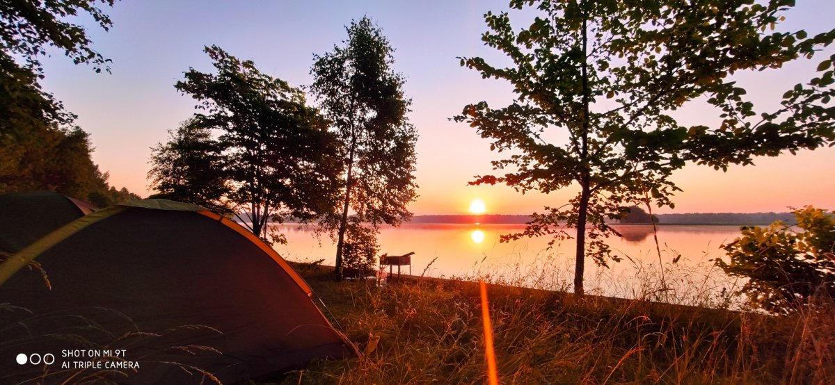 Озеро Волго палаточный лагерь