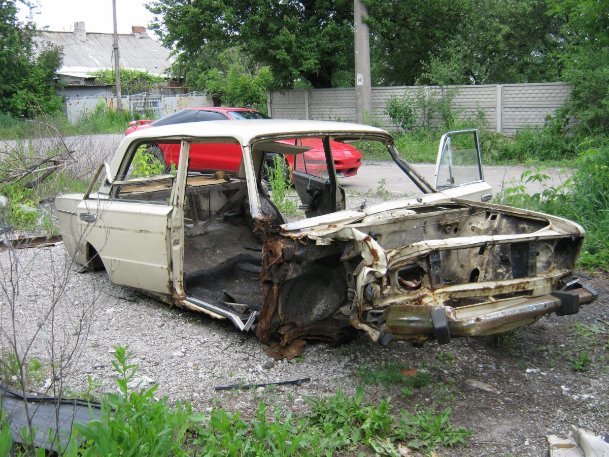 Боевая классика ВАЗ 2107 ржавая