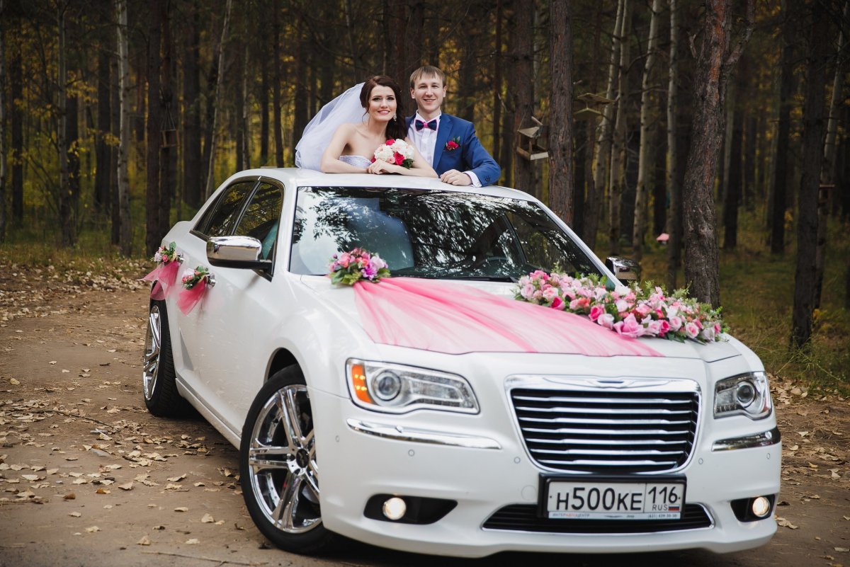 Стильные автомобили для свадьбы