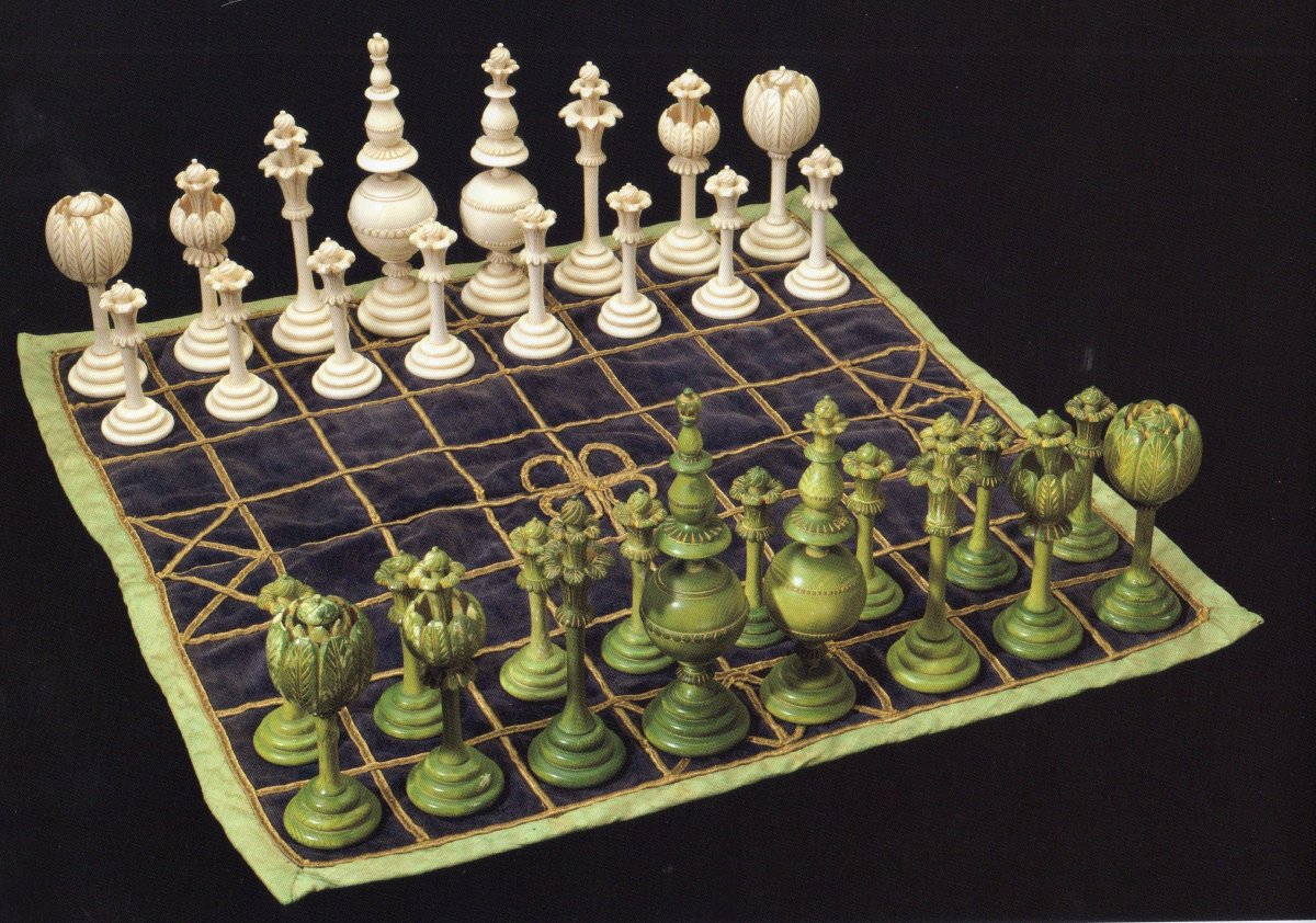 Первые шахматные фигуры