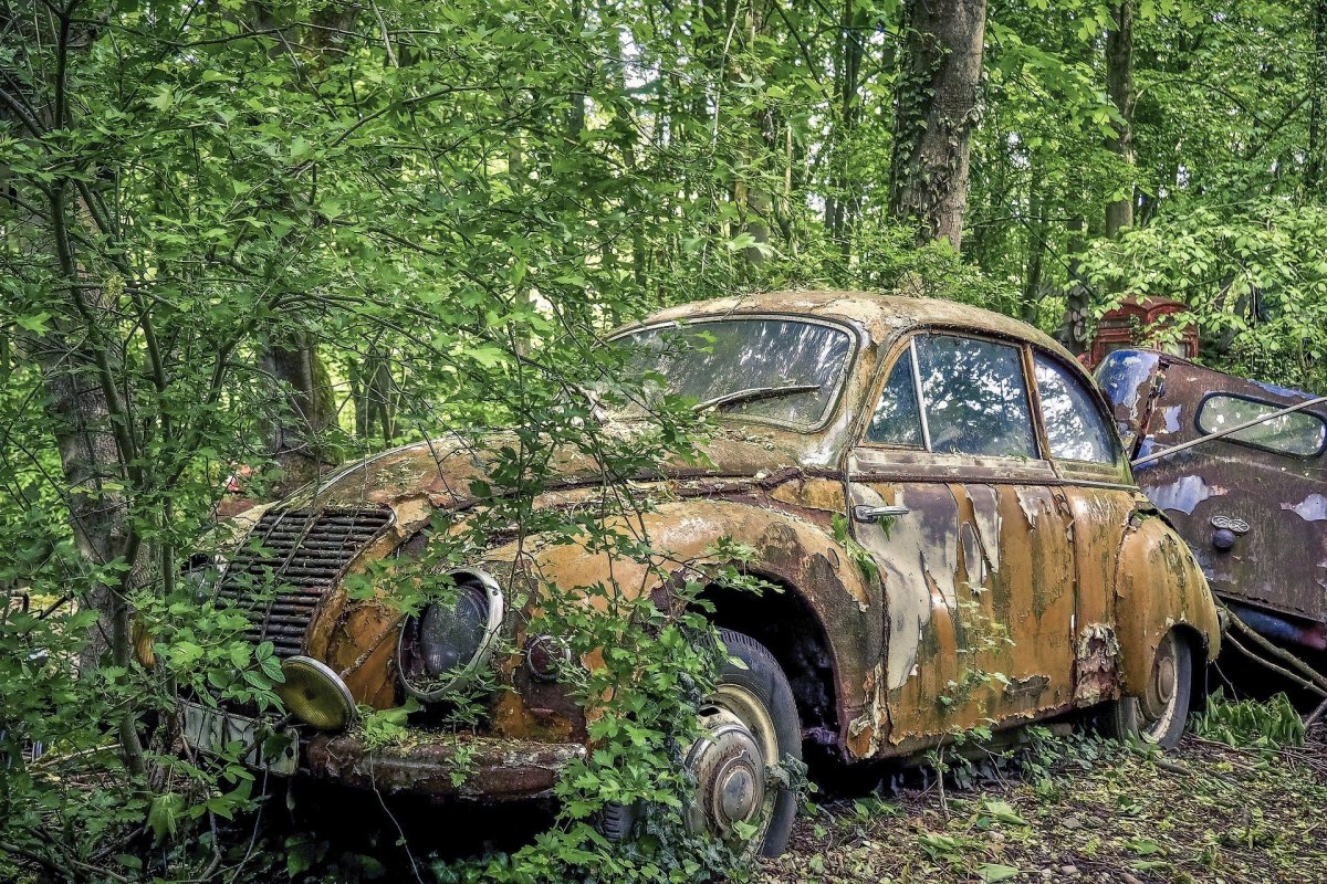Кладбище старых автомобилей Севастополь