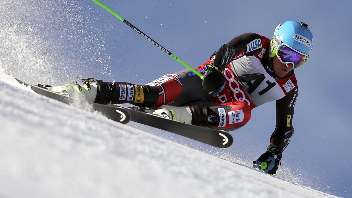 Слалом гигант горные лыжи награждение пьедестал