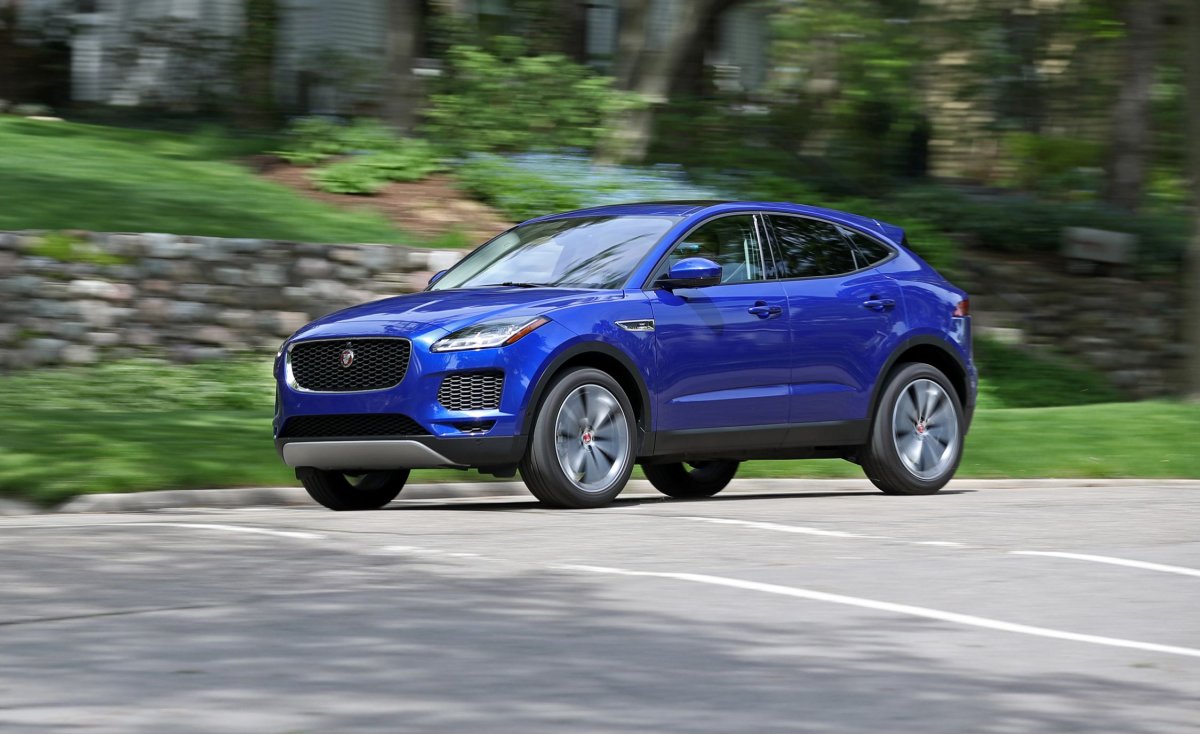 Кроссовер Jaguar e-Pace 2020