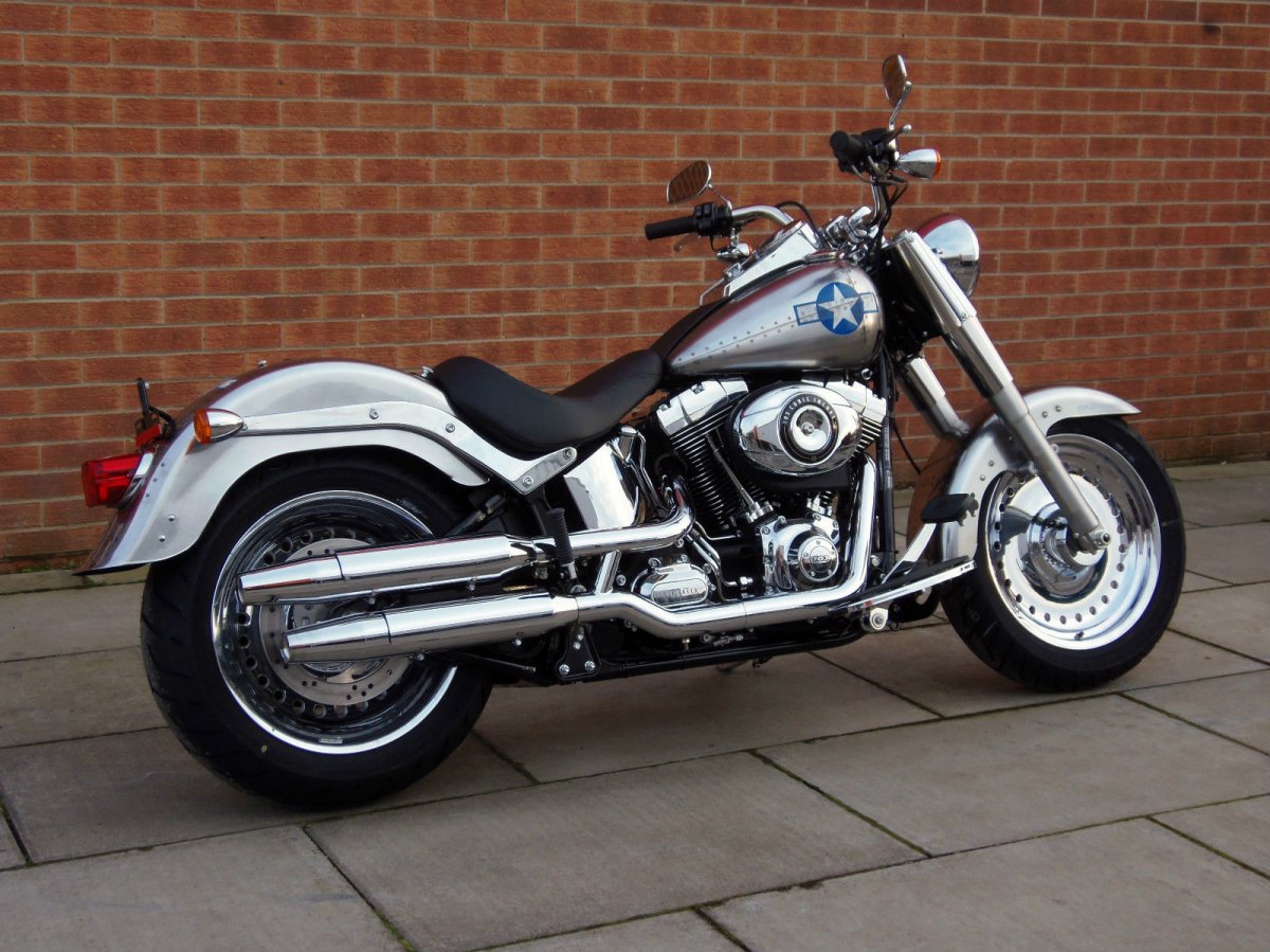 Мотоцикл Harley Davidson fat boy