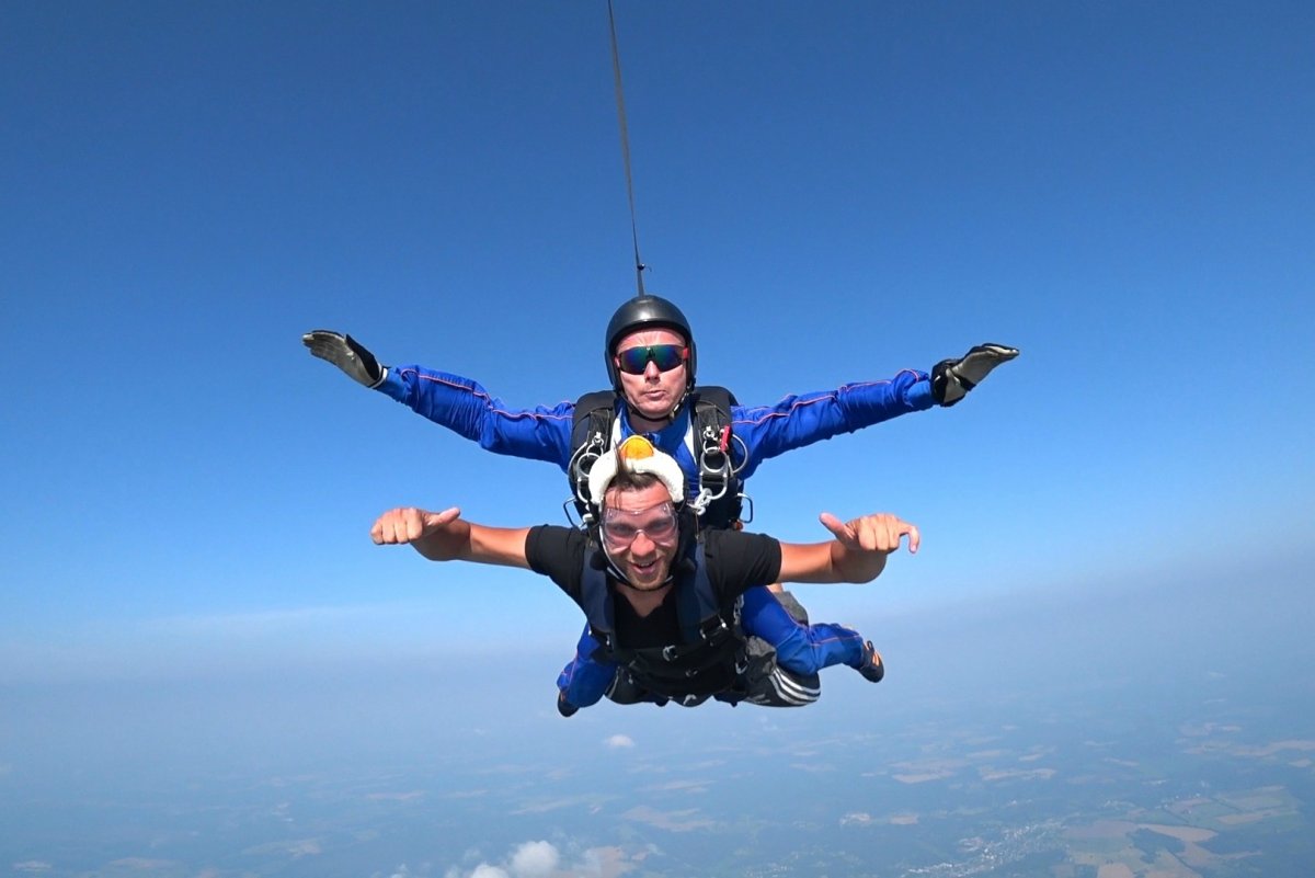 Павел Воля прыжок прыжок с парашютом