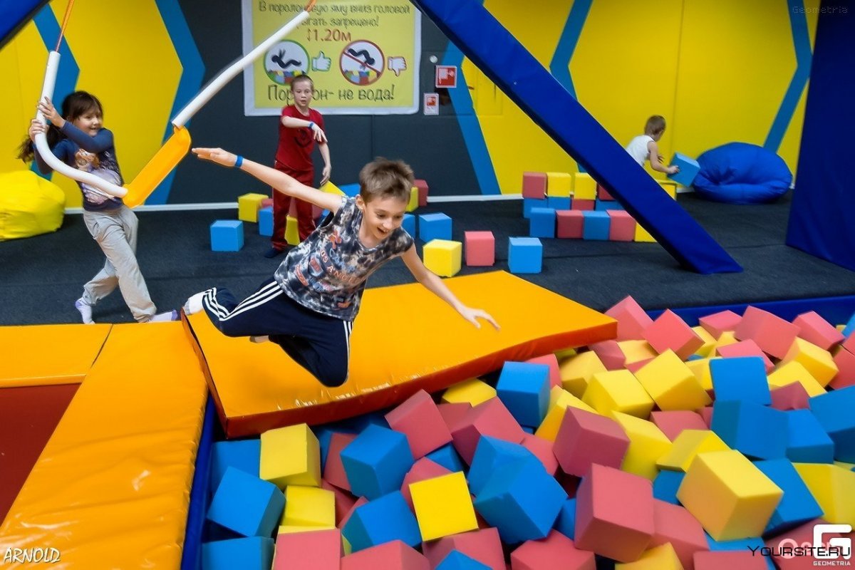 Jolly Jump Абакан батутный центр