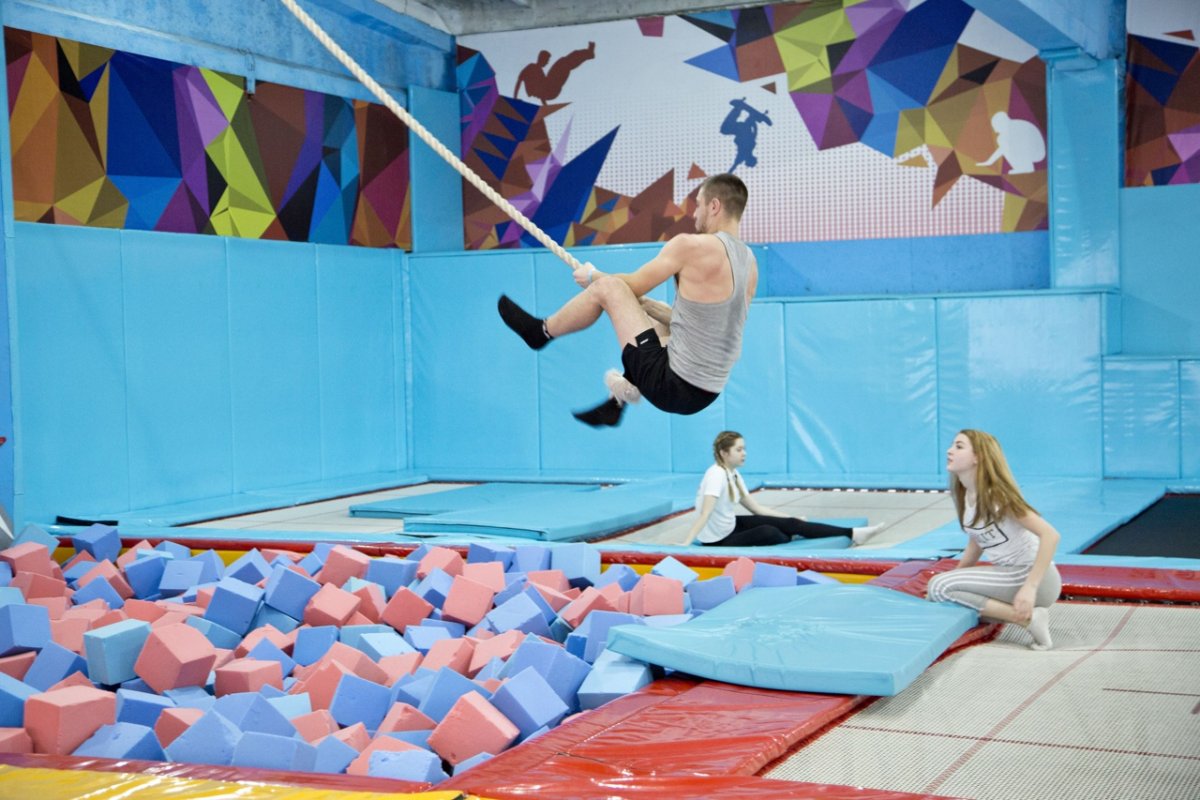 Герцена 58 батутный центр