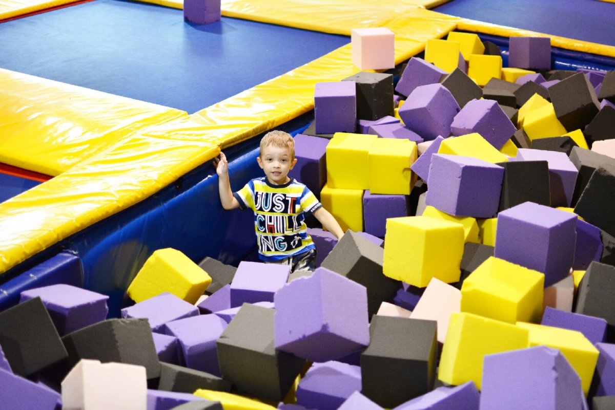 Каширская Плаза батуты атмосфера