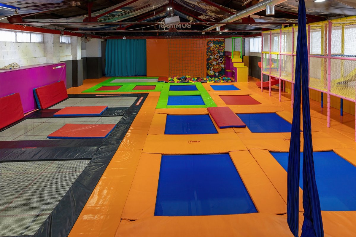 Батутный парк ZKIDZ Club