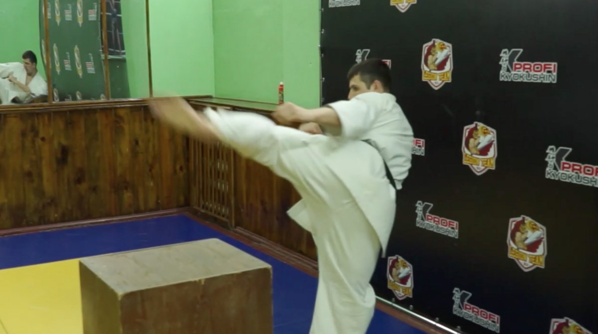 Раунд КИК В кикбоксинге