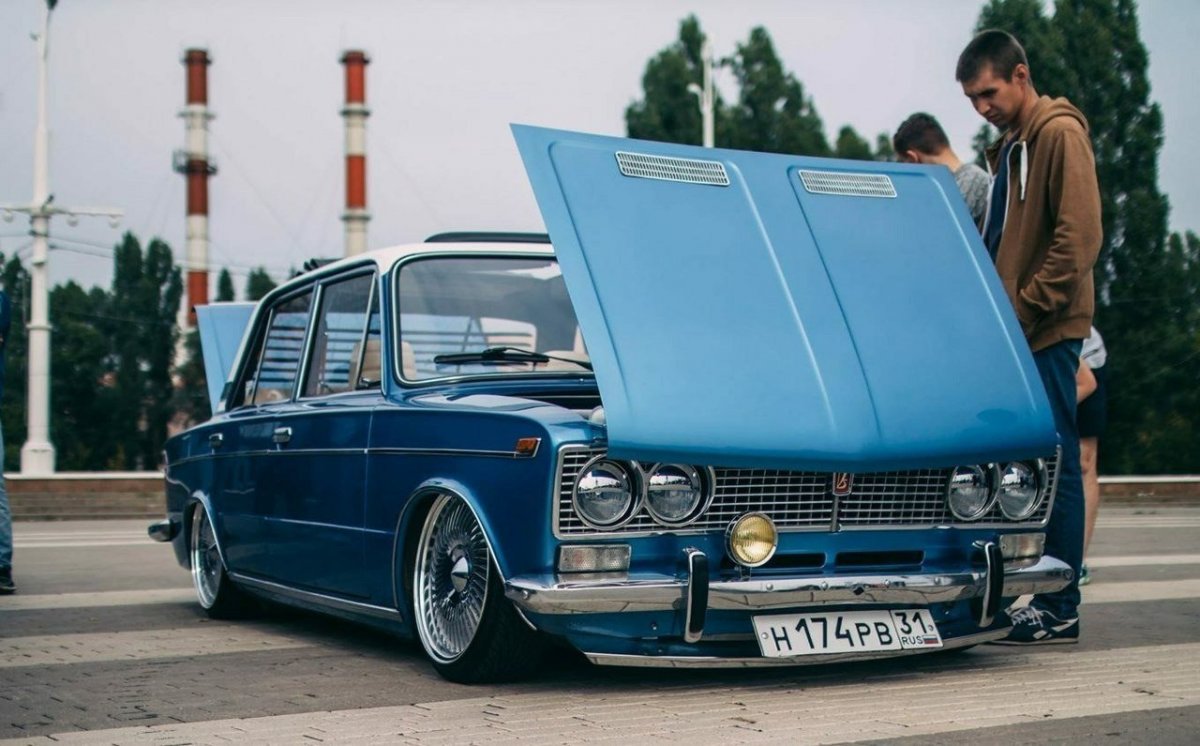 ВАЗ 2103 stance