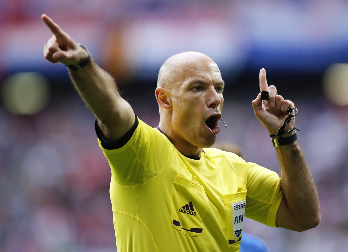 Судейство в футболе рисунки