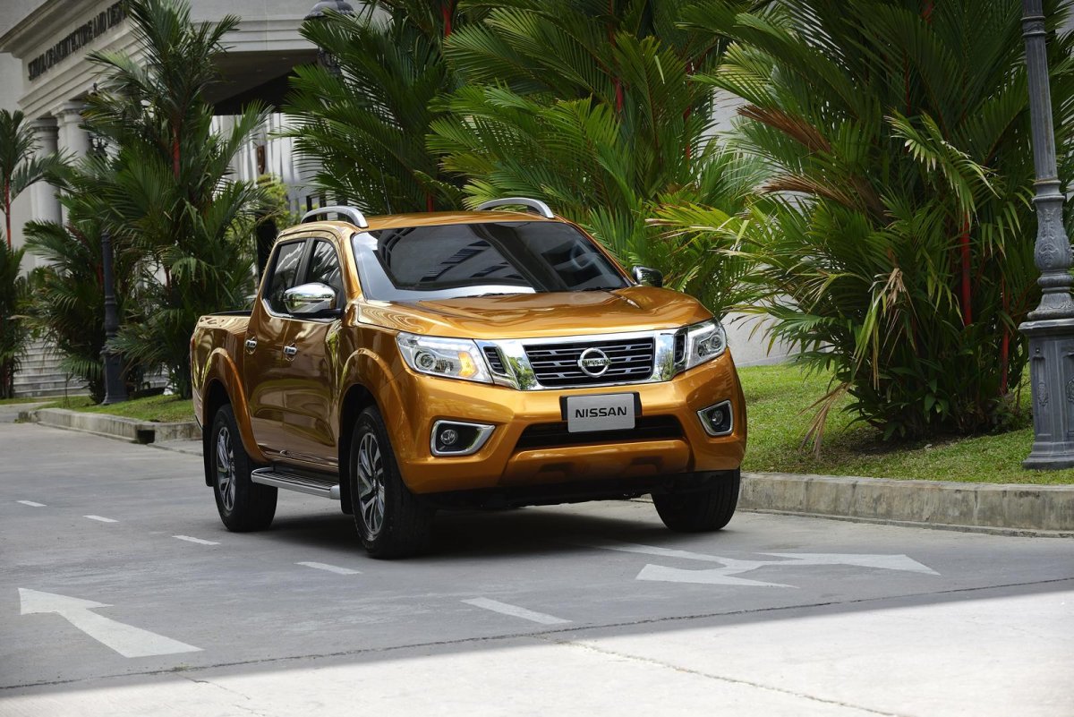 Nissan Navara 2015 внедорожник