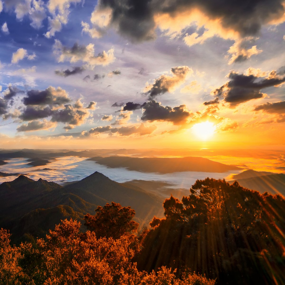 Рассвет в горах